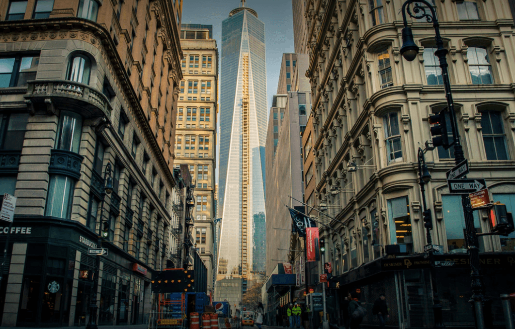 New World Trade Center i New York set fra Wall Street.